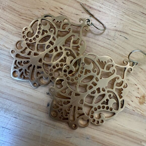 Premier Designs Darcy Matte Silver-Tone Filigree Fishhook Dangle Drop Earrings - Picture 10 of 11